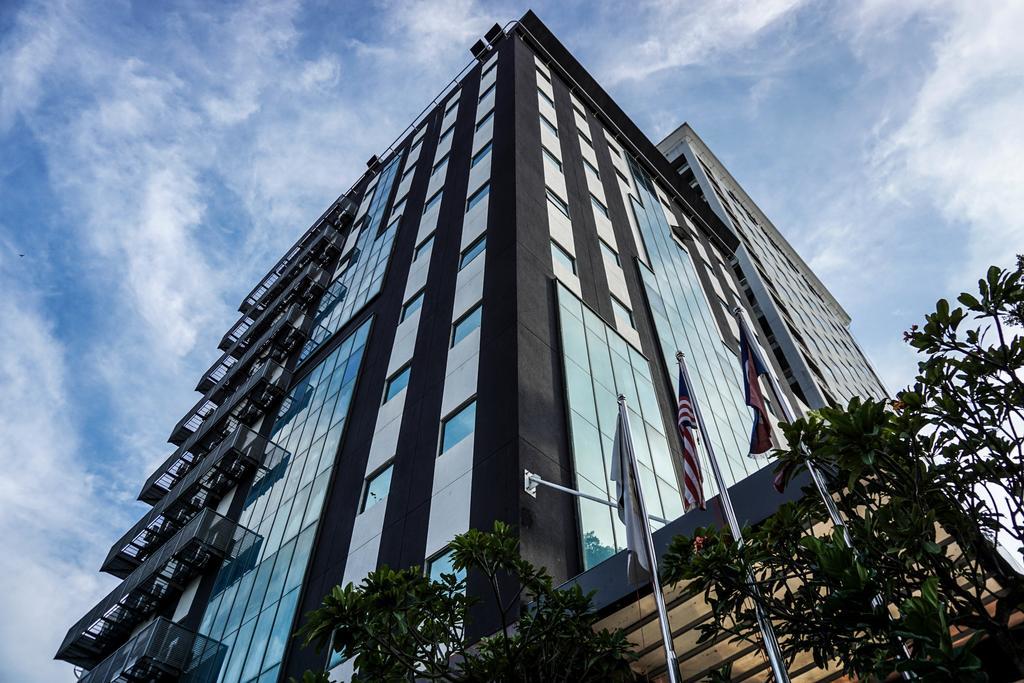 Erica Hotel Johor Bahru Bagian luar foto